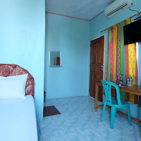 Reddoorz Near Mangrove Forest Kupang Hotel Kupang  Exterior photo